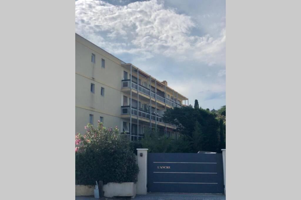 Charmant Studio Avec Terrasse Vue Mer A 50 M Sainte-Maxime Exterior photo