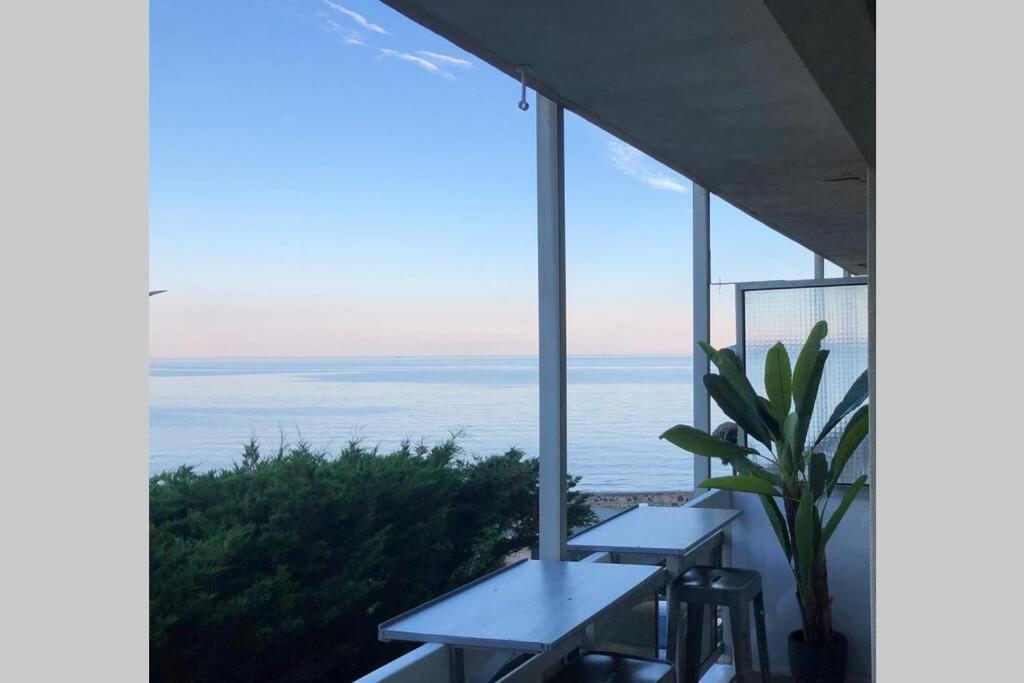 Charmant Studio Avec Terrasse Vue Mer A 50 M Sainte-Maxime Exterior photo